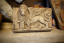 Bassorilievo leone di San