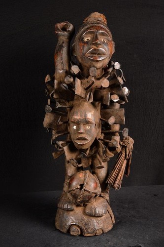 Statua primitiva africana