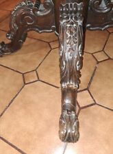 Tavolo da pranzo e sei sedie in noce, stile inglese 800.