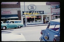 Gelateria Baskin Robbins, auto