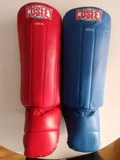 Pacchetto parastinchi in pelle