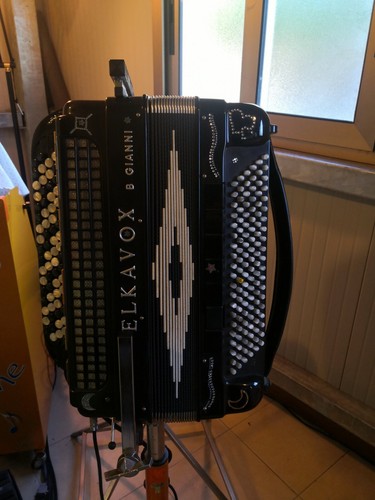 Fisarmonica usata elkavox