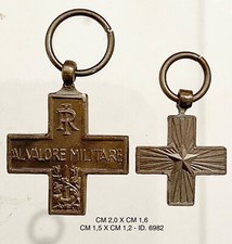 REPUBBLICA ITALIANA 2 CROCI