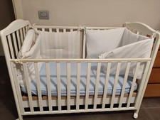 Cameretta neonato linea AZZURRA: lettino e fasciatoio con cassettiera.