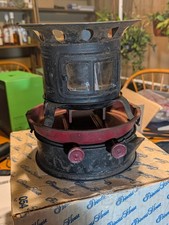 Antica stufa a cherosene vintage in ferro triste con doppio bruciatore 4 pollici