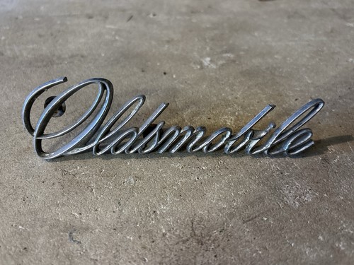 Emblema auto cromato con