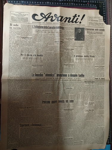 Vecchio foglio giornale - vecchio,