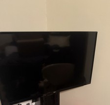 LG TV, 32” Model 32lj500B
