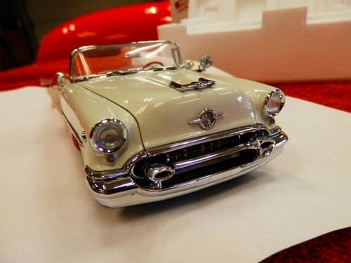 Danbury mint 1955 oldsmobile - mint,