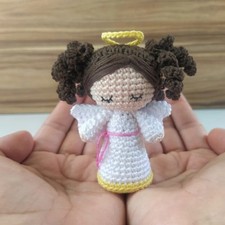 Bambola angelo all'uncinetto