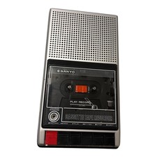 SANYO CASSETTE TAPE RECORDER SLIM 8 MADE IN JAPAN ANNI '80