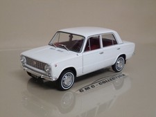 FiAT 124 1970 BiANCO WHiTE IXO-MODELS 1/18 (NO NOREV MiNiCHAMPS)