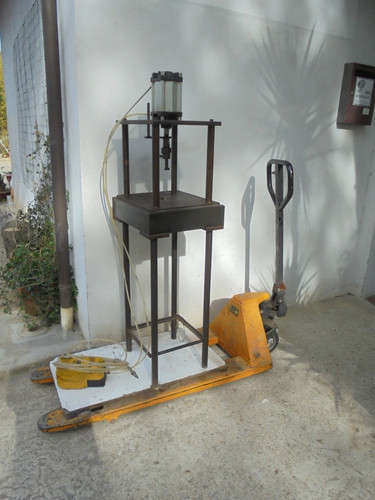 Pressa punzonatrice pneumatica - pressa,