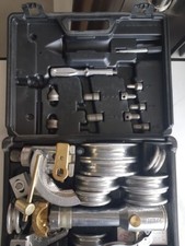 Curvatubi idraulico manuale