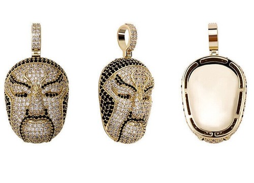 Collana con ciondolo strass