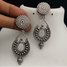 Orecchini Jhumki tradizionali