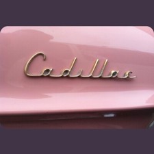 Distintivo Cadillac su rosa