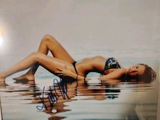 Un autografo di Kate Upton su