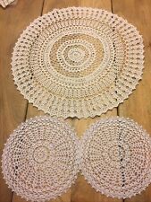 Centrini 3 pezzi fatti di pizzo ad uncinetto a mano