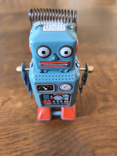 Tin walking robot vintage - robot,