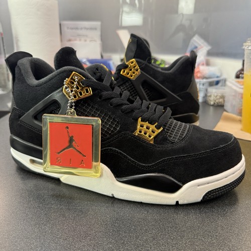 Jordan retro royalty size - 4,