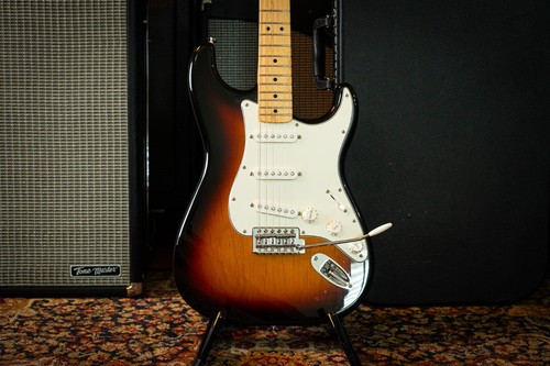 Fender standard stratocaster - fender,