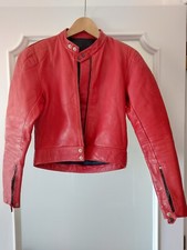 Giacca di pelle rossa da moto