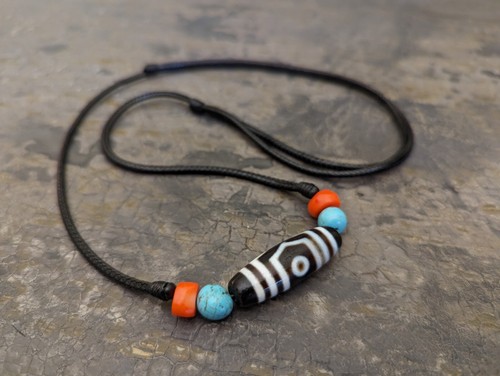 Collana con ciondolo perline