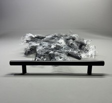 Maniglie nere per ante cucina