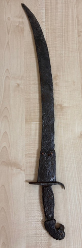 Sciabola medievale decorata