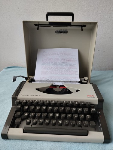 Macchina scrivere olympia - da,