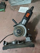 Black&Decker Smerigliatrice angolare 710W + Supporto