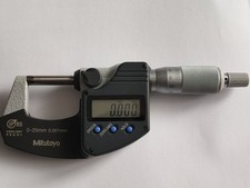 Mitutoyo Vite di misurazione digitale a staffa (293-240) IP65