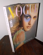 Rivista VOGUE Italia n.618 Febbraio 2002.CHANGE YOUR IMAGE[Bruce Weber,Sicilia