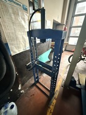 PRESSA IDRAULICA OLEODINAMICA