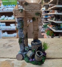 Angolo romano acquario ornamento pesci vasca arco rovina colonne botti e piante