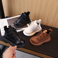 Stivali stringati classici per