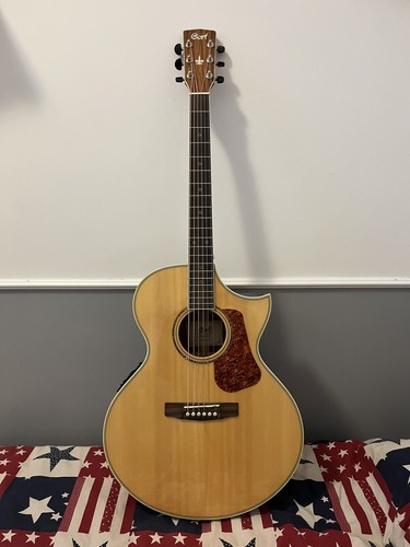 Chitarra acustica