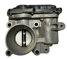 Bocchettone farfallato 8200568712D Renault Clio 1.2 16V anno 2012 1149 CCM 55 KW