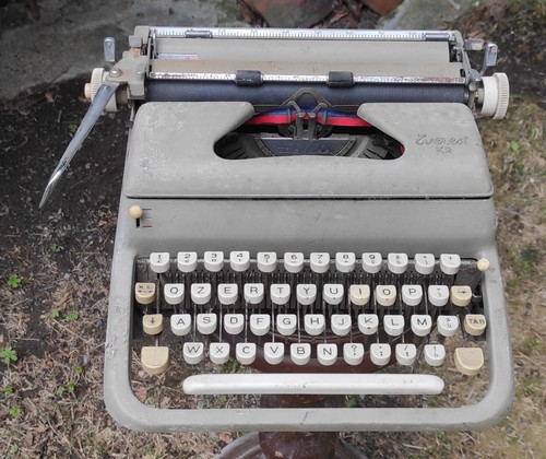 Macchina scrivere vintage - da,