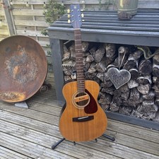 Chitarra acustica YAMAHA