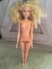 2017 Mattel Fashionista Barbie #70 #FJF35 Barbie bambola con capelli ricci biondi nud