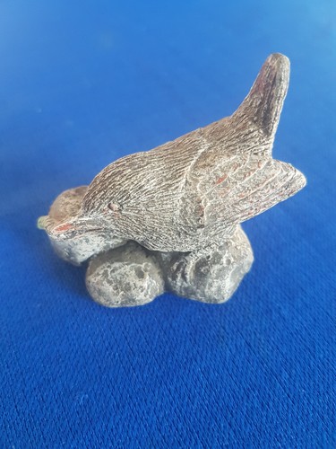 Dutt figurine wren with - p.,