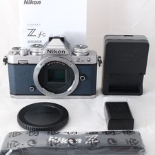 Corpo Nikon reflex mirrorless Z FC con 400 scatti 365107