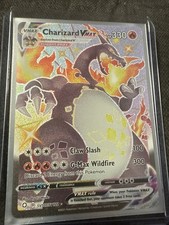 Pokémon TCG Charizard VMAX