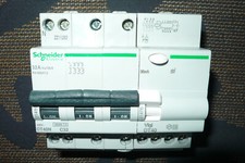 DISJONCTEUR DIFFERENTIEL 4P TETRA 32A 30mA TYPE A SI SCHNEIDER ELECTRIC 32AMPERE