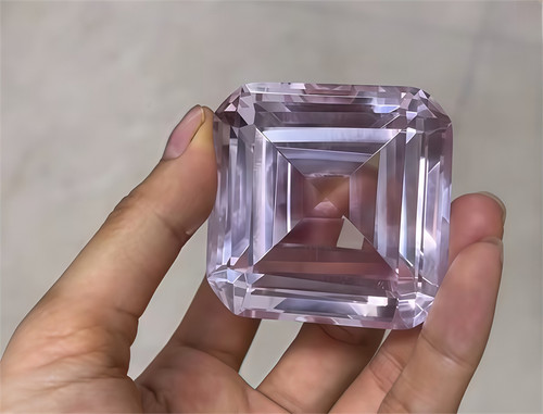 Zaffiro bianco rosa - , taglio