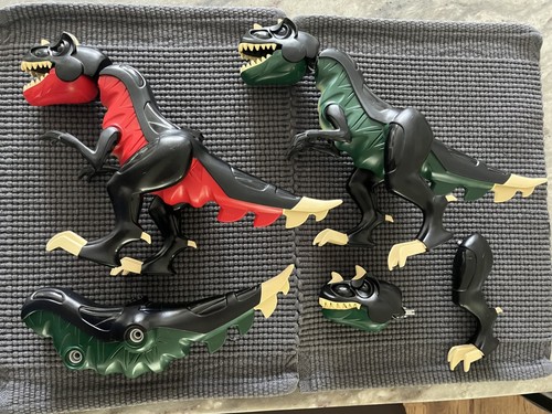 Due dinosauri lego - t-rex,