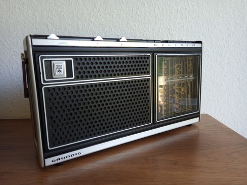 Radio valigetta grundig - a,