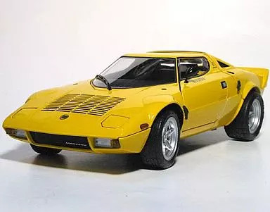 Diecast lancia stratos hf - 1/18,
